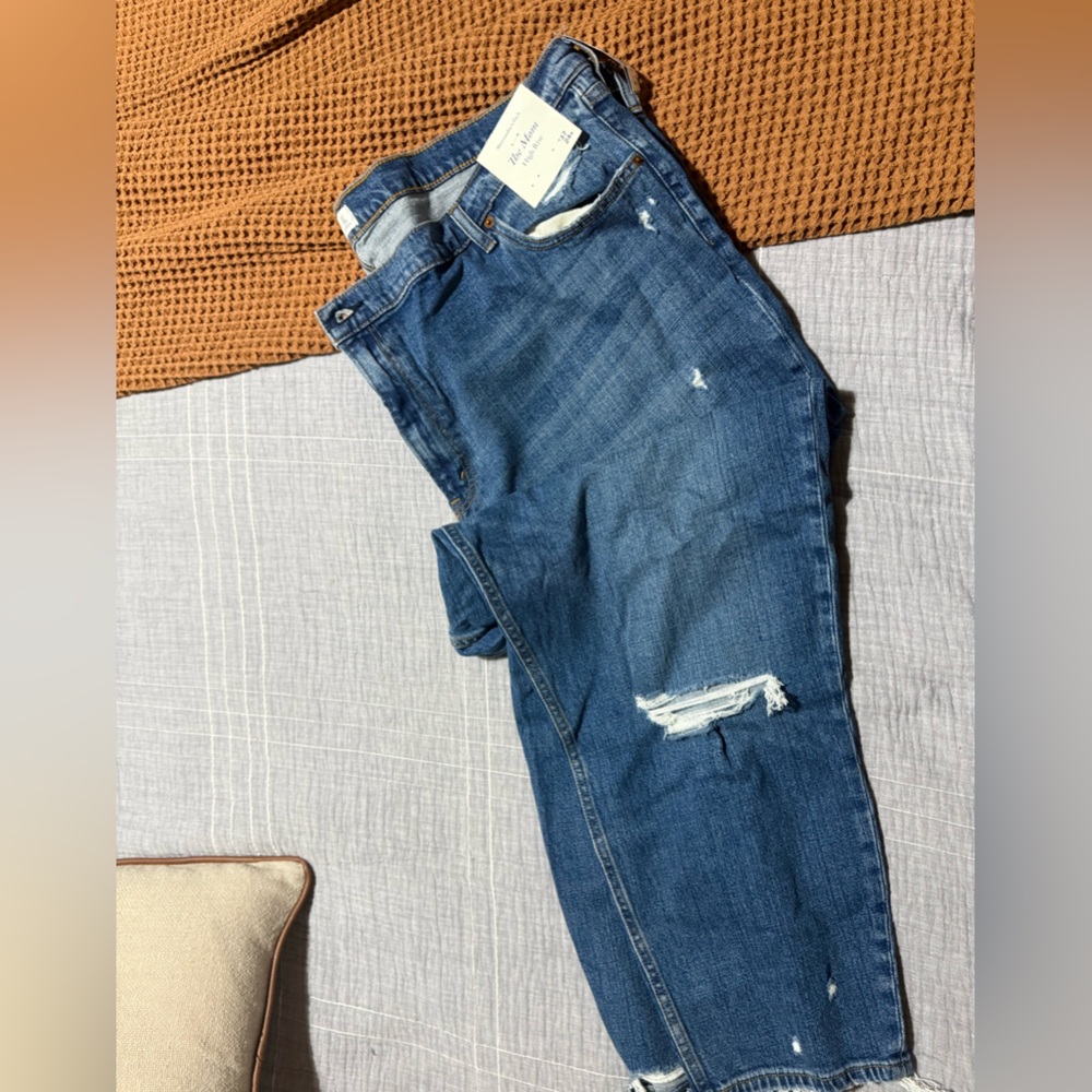 NWT Blue Distressed Jeans